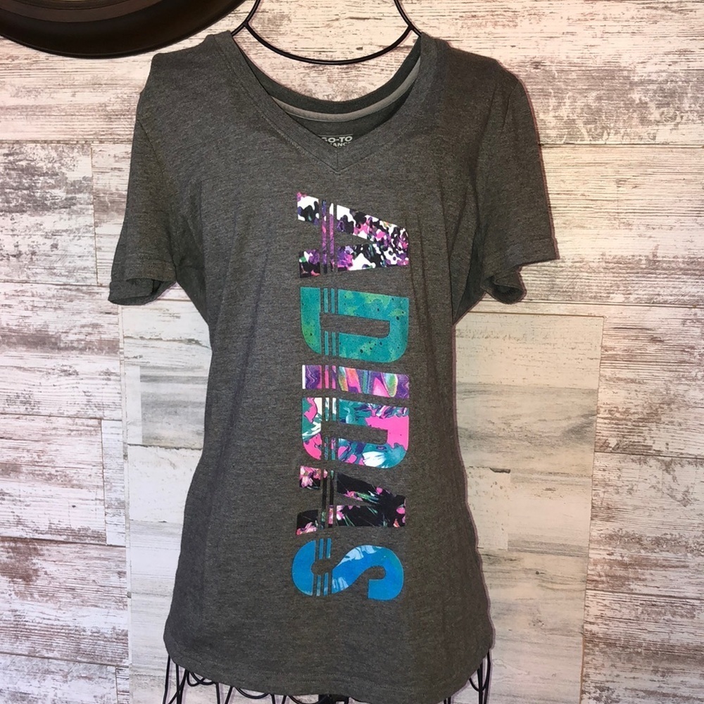 Adidas the go to performance shirt size small adidas floral shirt workout top​​​